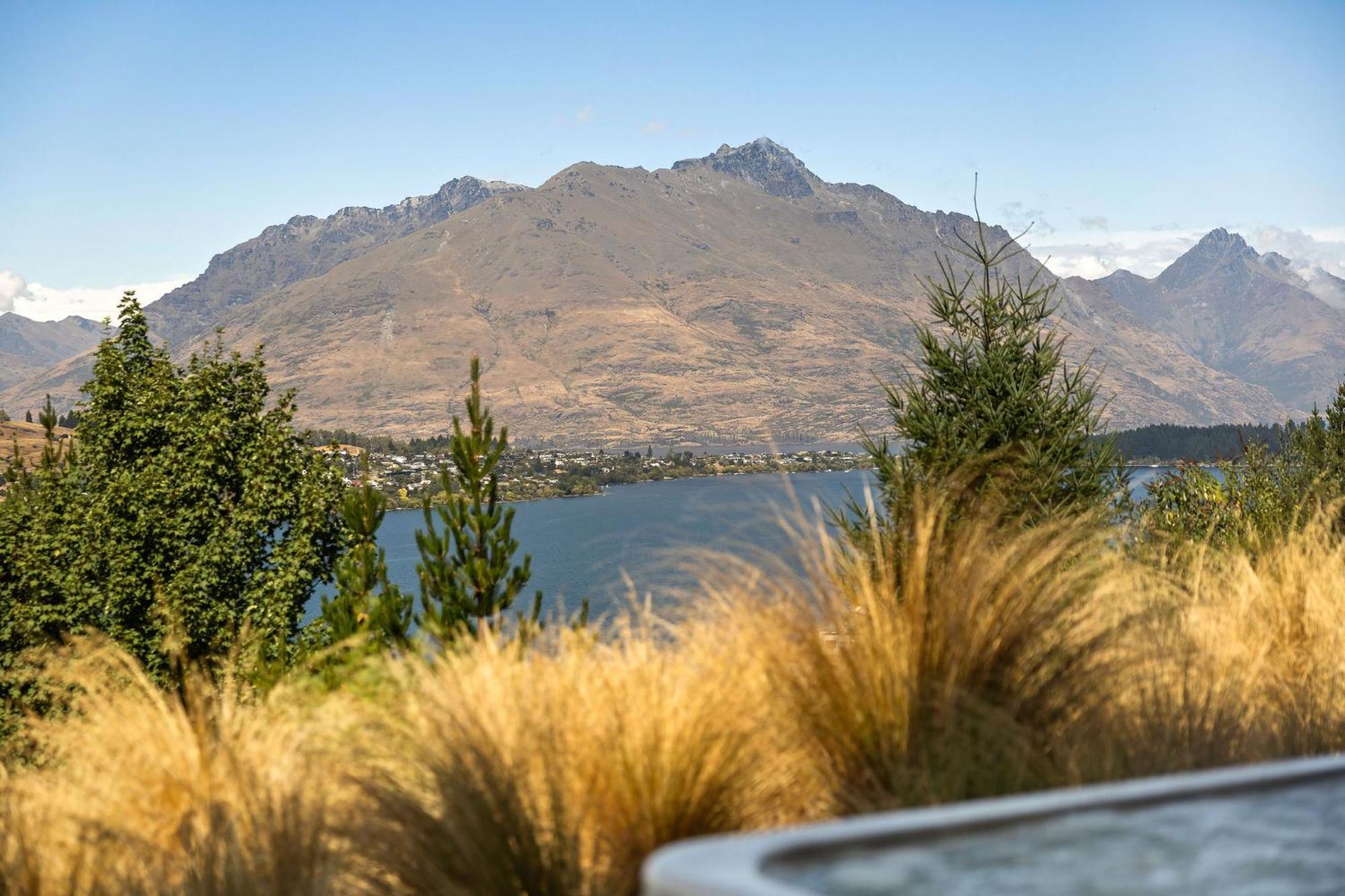Lakeside Mountain Haven ควีนส์ทาวน์ ภายนอก รูปภาพ