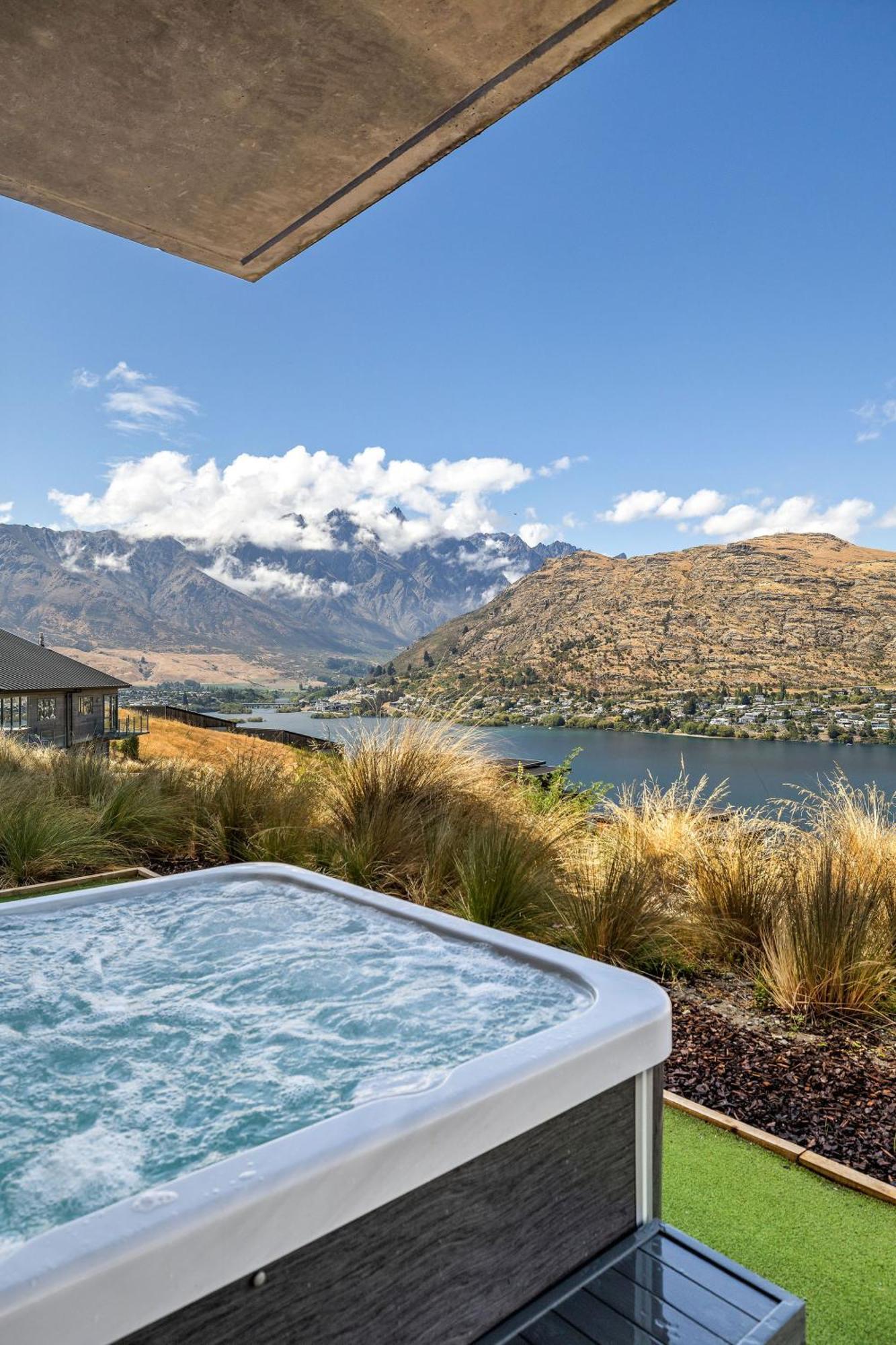 Lakeside Mountain Haven ควีนส์ทาวน์ ภายนอก รูปภาพ
